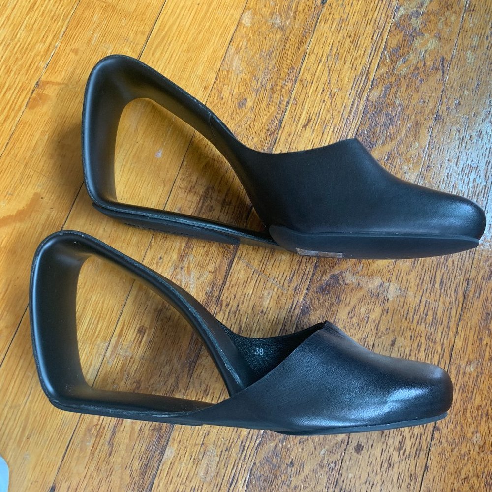 United Nude  Black Shoe Funky Pump